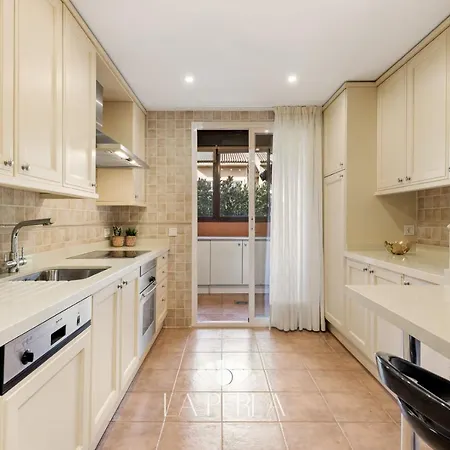 La Perla * Μαρμπέλλα